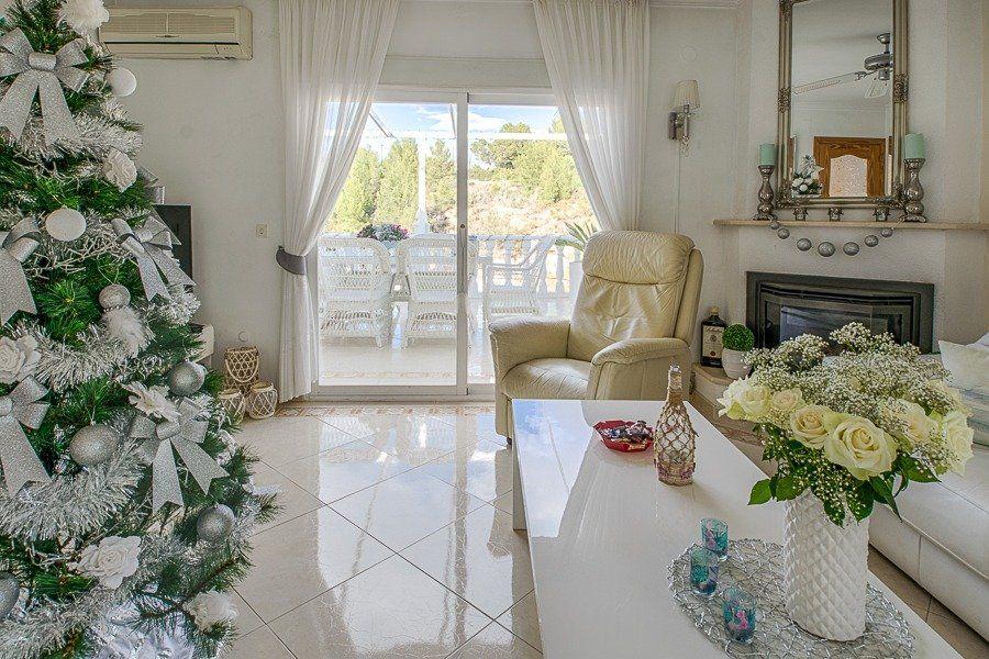 1007DA - Magnífica villa situada en una urbanización tranquila en la Nucía