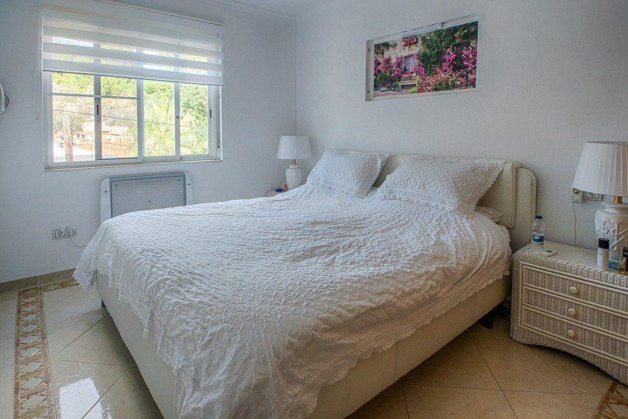1007DA - Magnífica villa situada en una urbanización tranquila en la Nucía