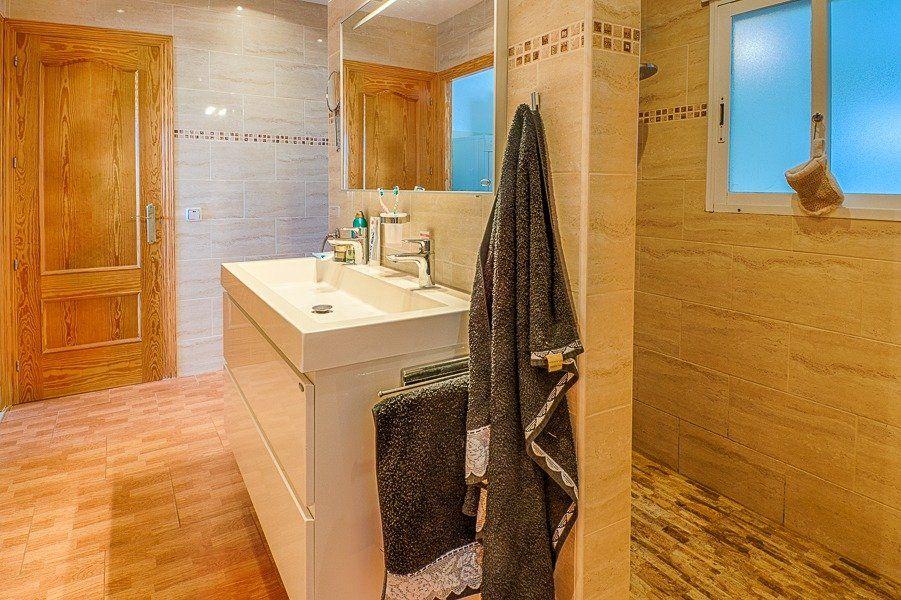 1007DA - Magnífica villa situada en una urbanización tranquila en la Nucía