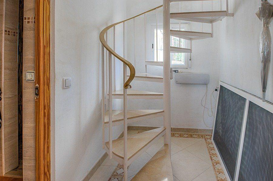 1007DA - Magnífica villa situada en una urbanización tranquila en la Nucía