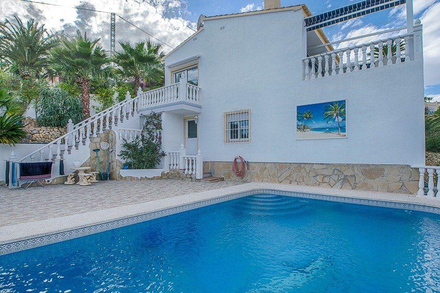 1007DA - Magnífica villa situada en una urbanización tranquila en la Nucía