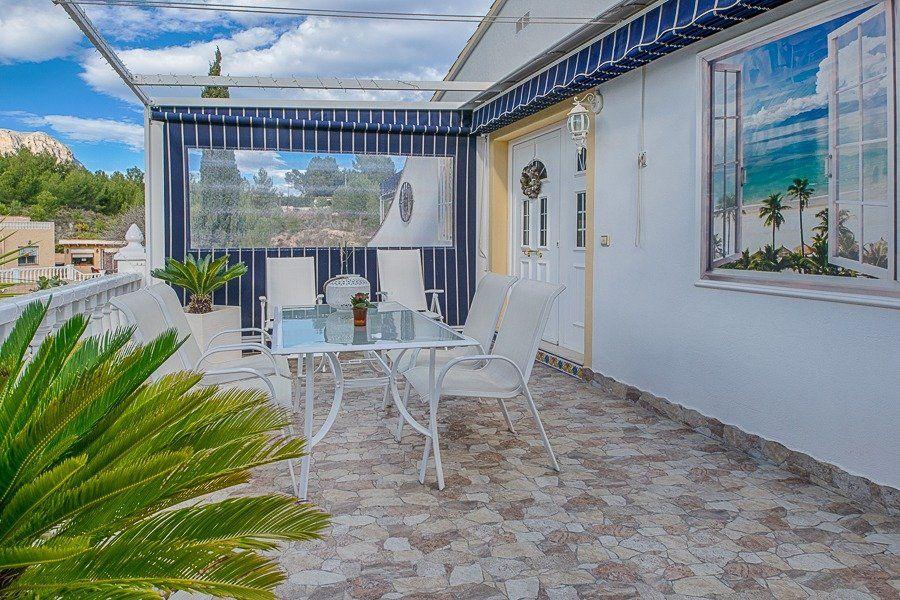 1007DA - Magnífica villa situada en una urbanización tranquila en la Nucía