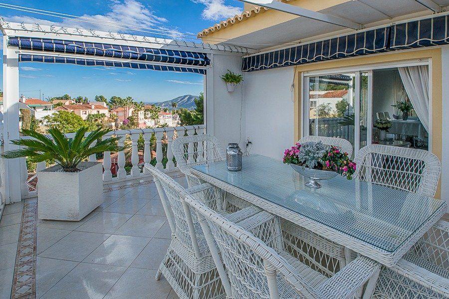 1007DA - Magnífica villa situada en una urbanización tranquila en la Nucía