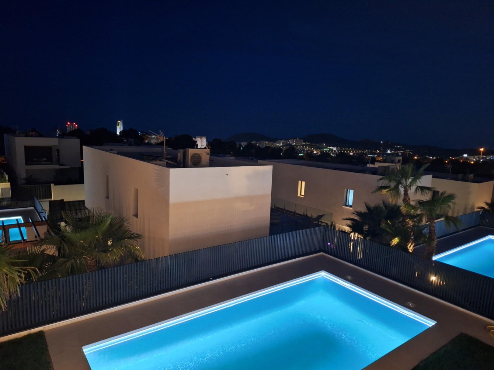 1047DA - Villas modernas de nueva construcción en Finestrat