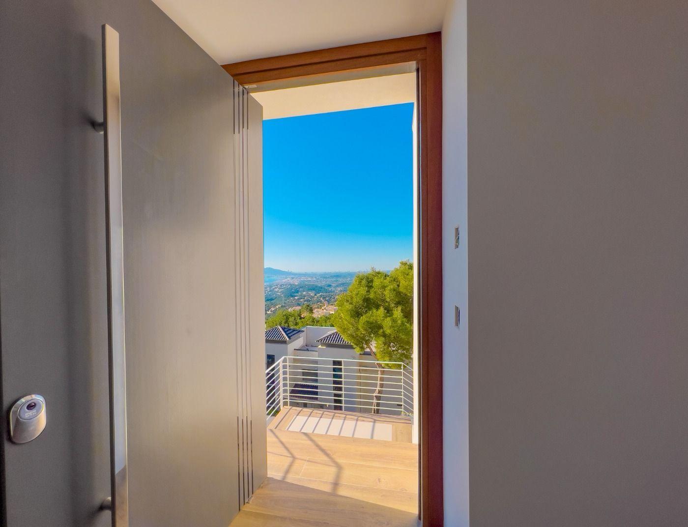 1121DA - Villa moderne spacieuse avec vue spectaculaire sur la mer
