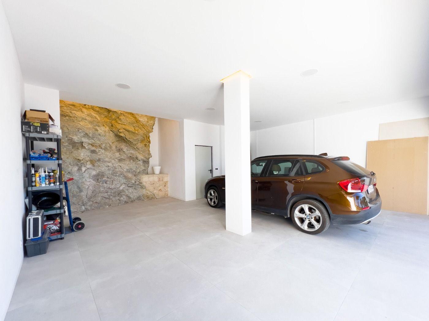 1121DA - Villa moderne spacieuse avec vue spectaculaire sur la mer