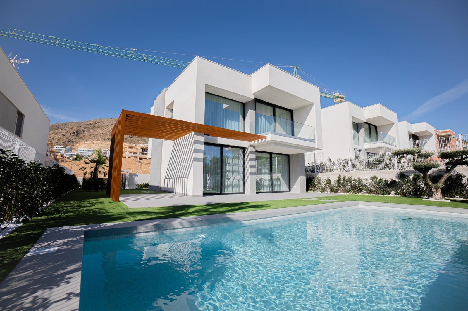 1160DA - Estupenda villa de obra nueva, situadas en una zona privilegiada de Finestrat.