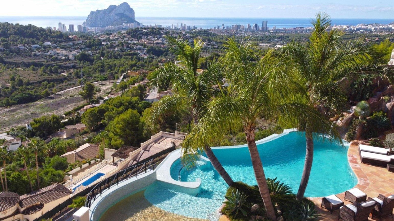1212NS - Villa mit Panoramablick in einer Wohngegend von Calpe