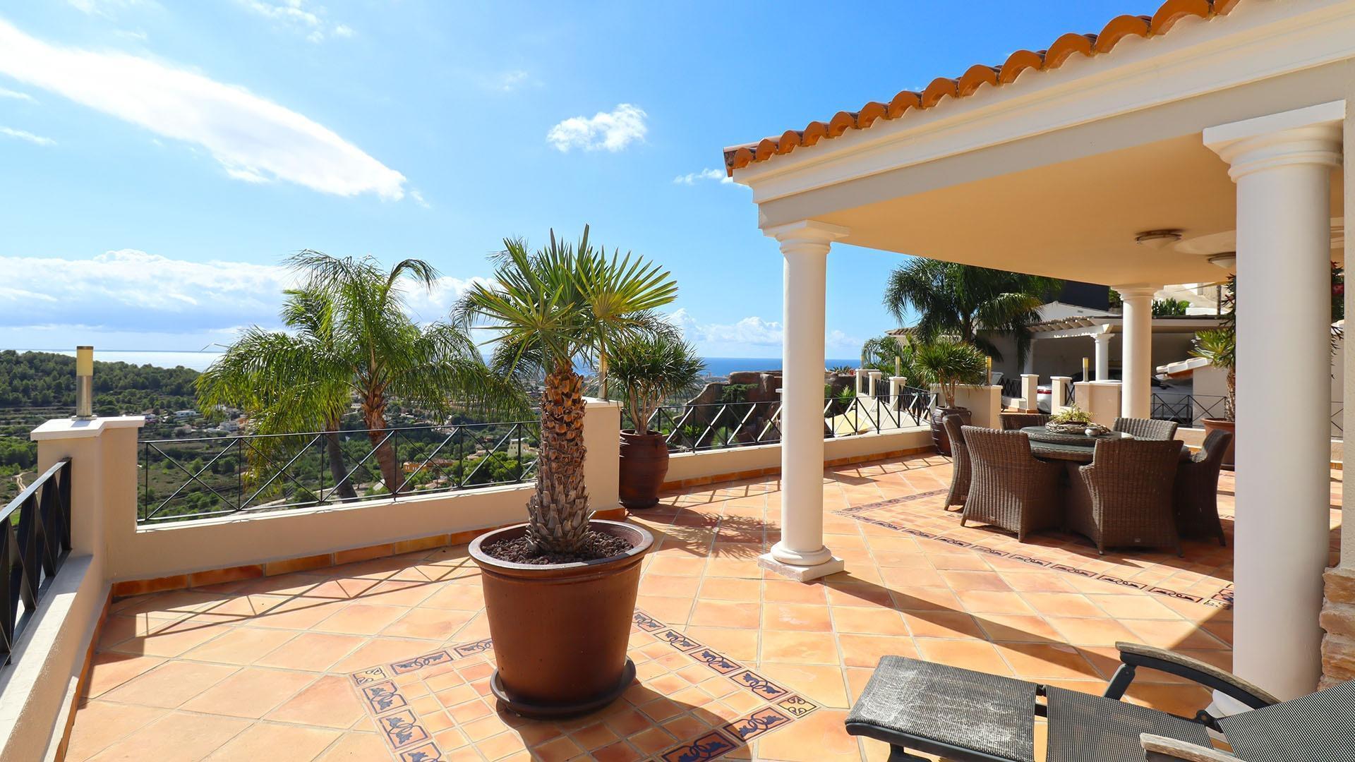 1212NS - Villa mit Panoramablick in einer Wohngegend von Calpe