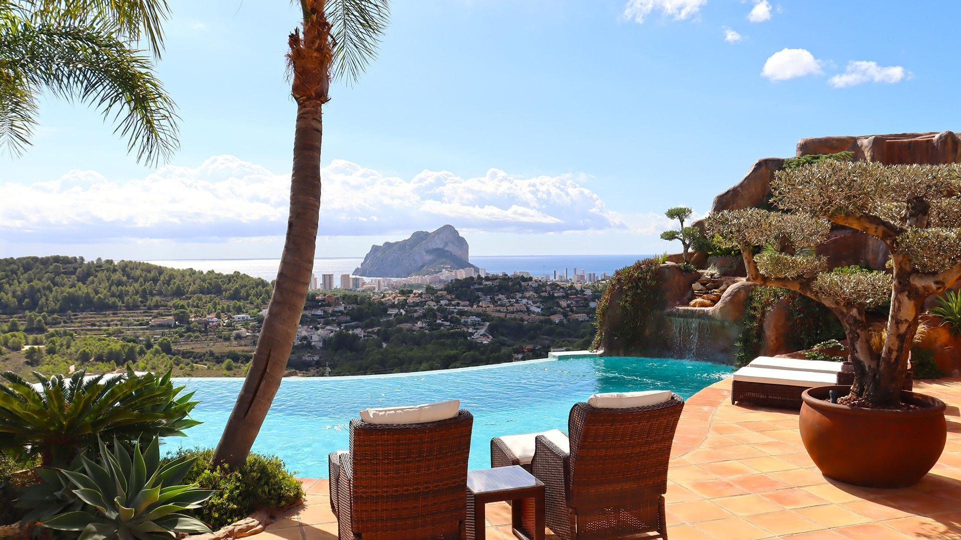 1212NS - Villa mit Panoramablick in einer Wohngegend von Calpe