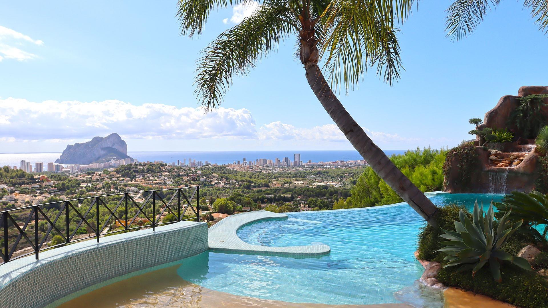 1212NS - Villa mit Panoramablick in einer Wohngegend von Calpe