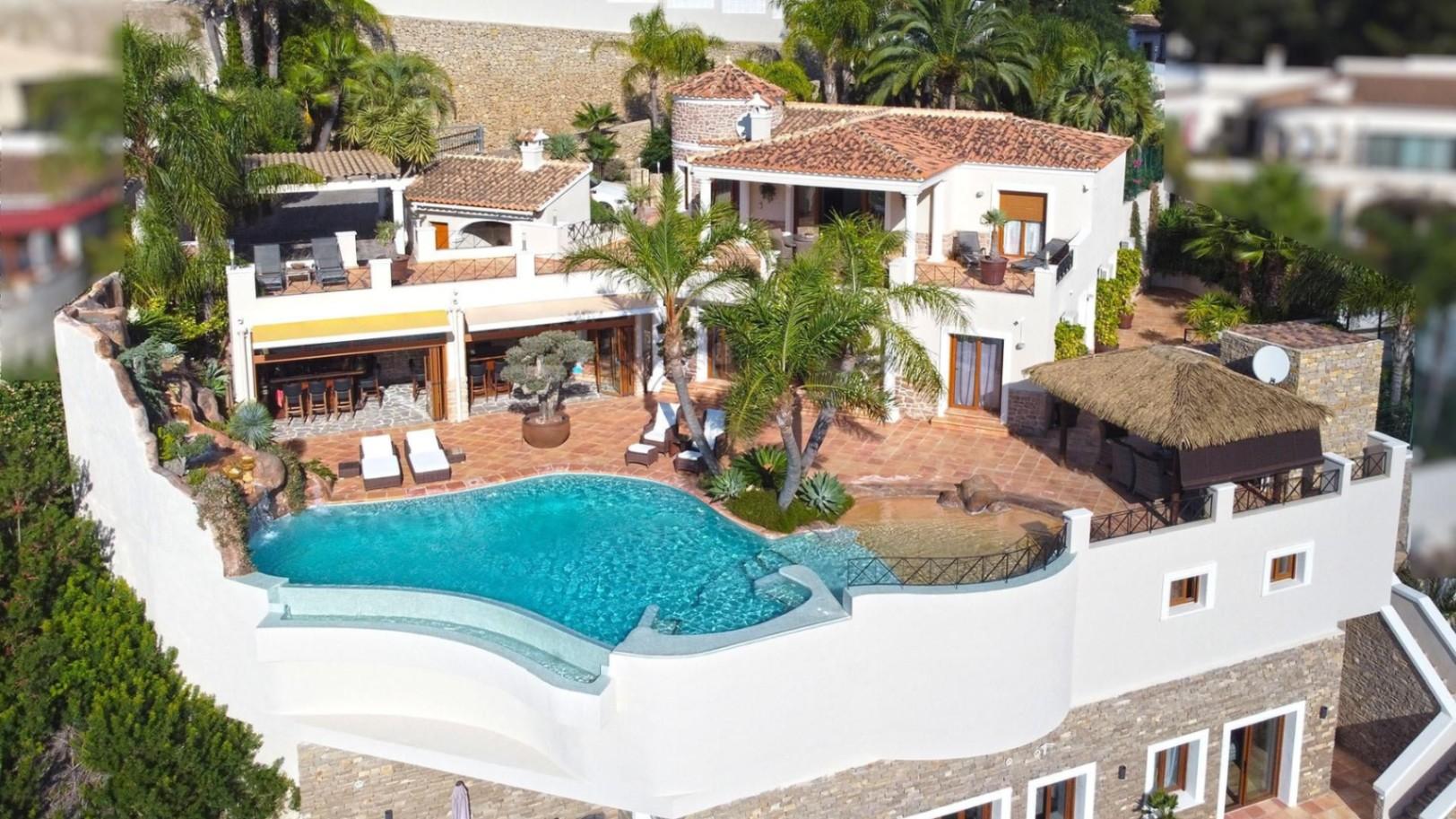 1212NS - Villa mit Panoramablick in einer Wohngegend von Calpe