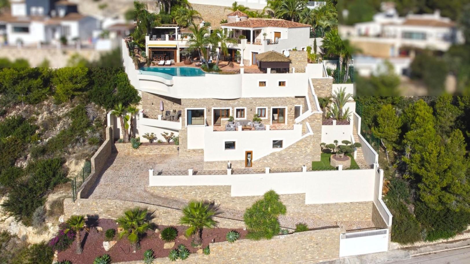 1212NS - Villa mit Panoramablick in einer Wohngegend von Calpe