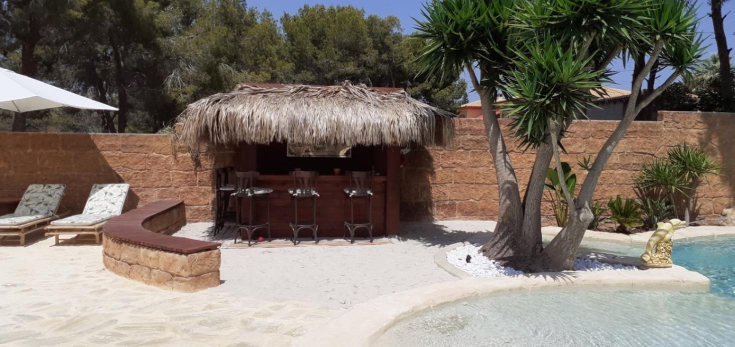1215NS - Mediterranean Villa in Albir