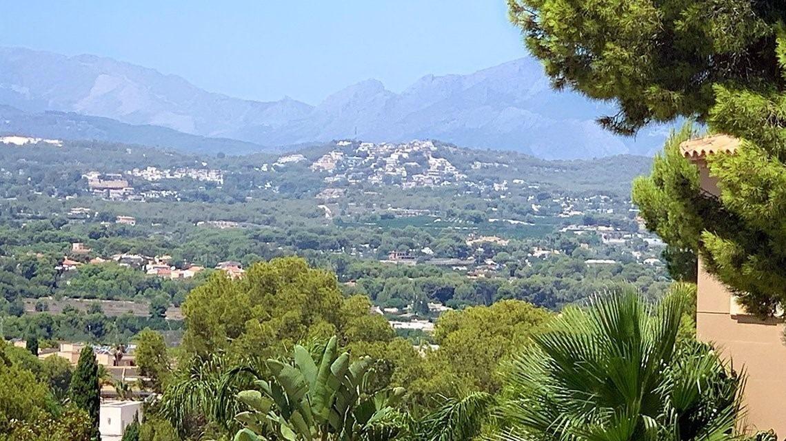 1215NS - Mediterranean Villa in Albir