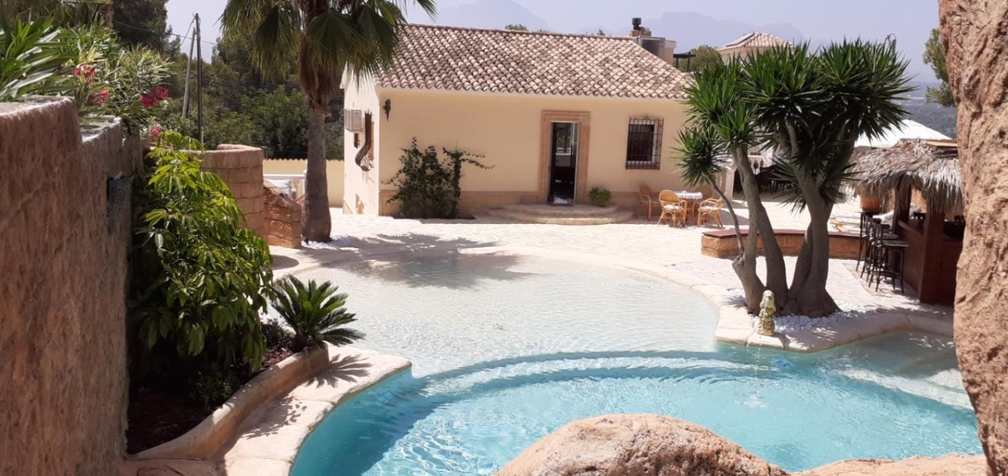 1215NS - Mediterranean Villa in Albir