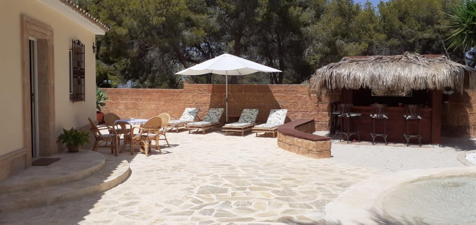 1215NS - Mediterranean Villa in Albir
