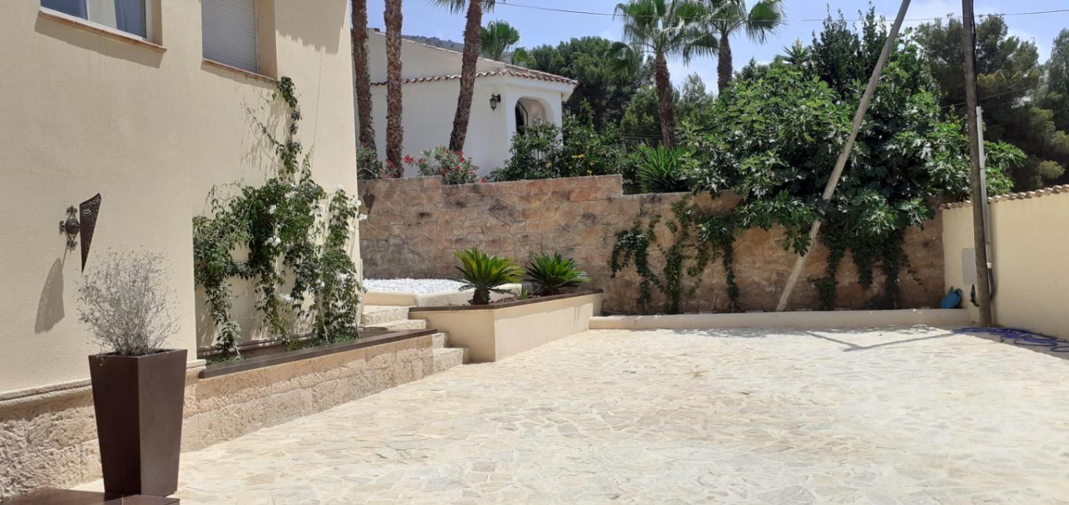 1215NS - Mediterranean Villa in Albir