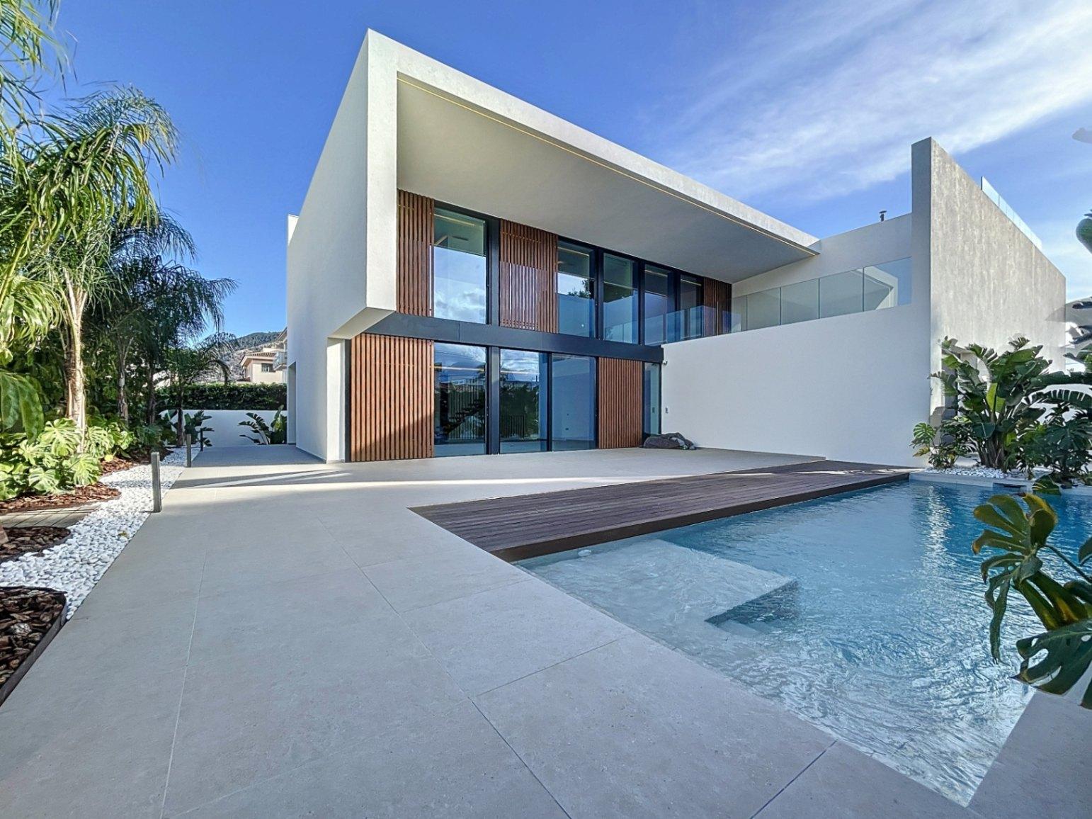 1218DR - Beautiful modern contemporary villa situated on a short distance to the coast and centre of Albir