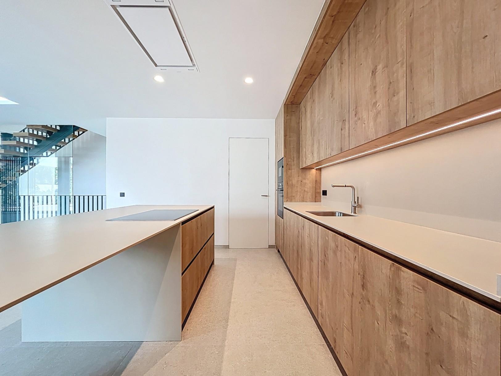 1218DR - Beautiful modern contemporary villa situated on a short distance to the coast and centre of Albir