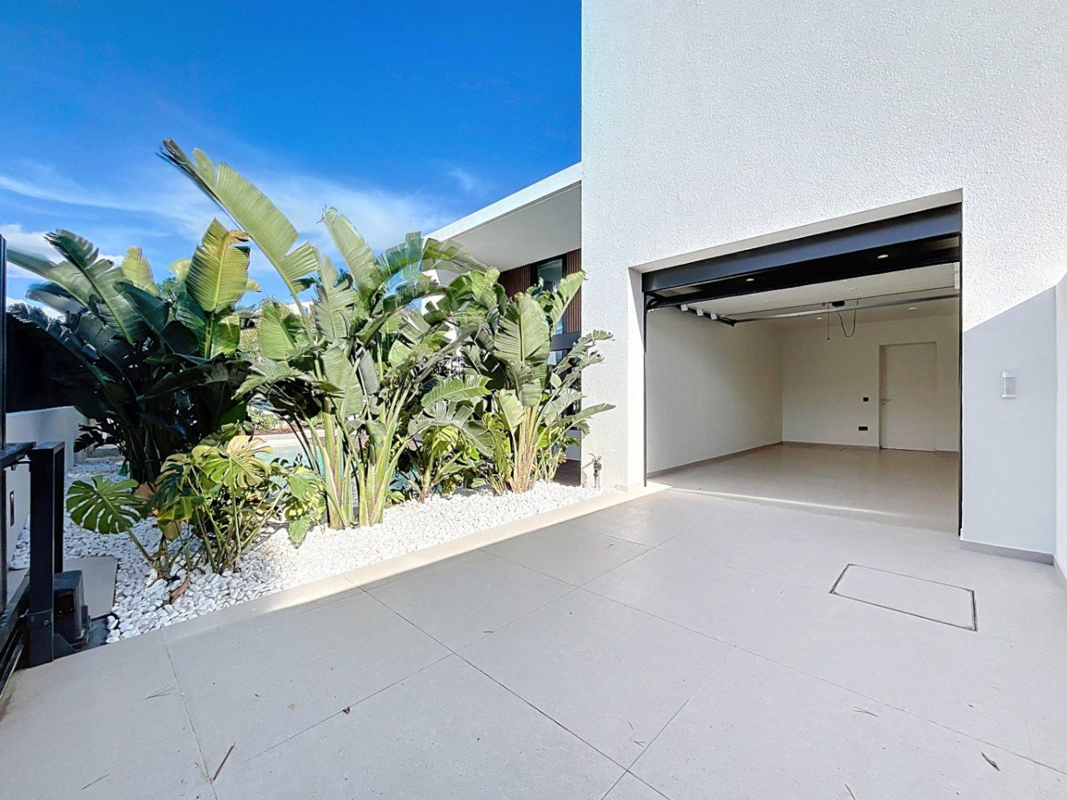 1218DR - Beautiful modern contemporary villa situated on a short distance to the coast and centre of Albir