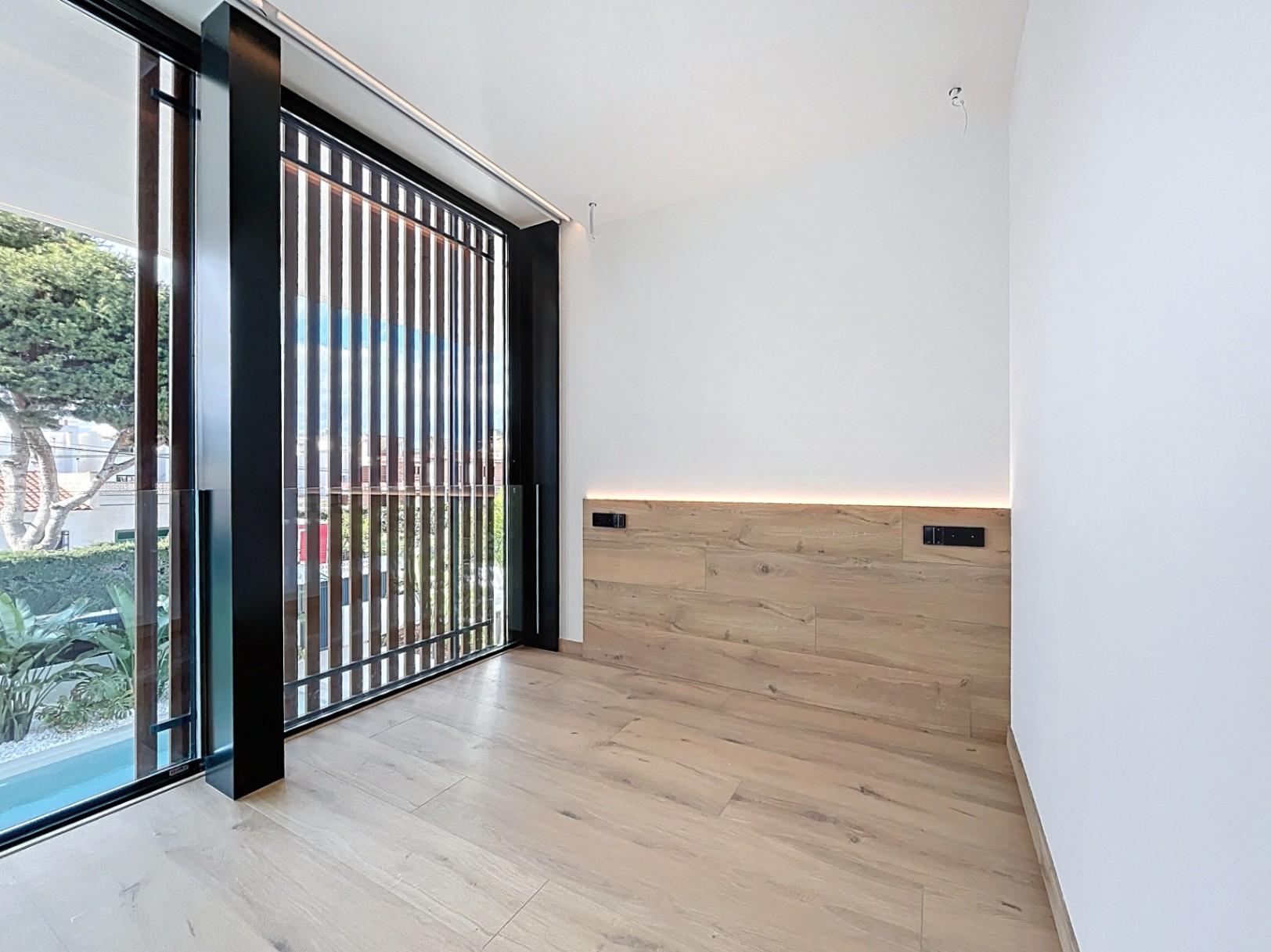 1218DR - Beautiful modern contemporary villa situated on a short distance to the coast and centre of Albir