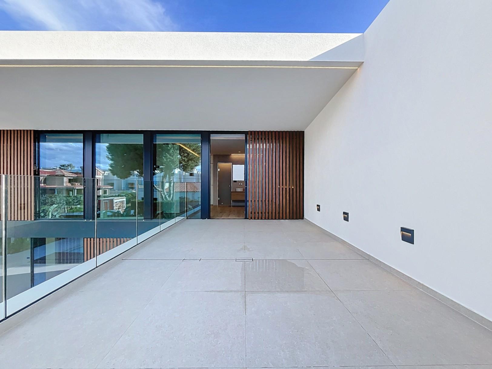 1218DR - Beautiful modern contemporary villa situated on a short distance to the coast and centre of Albir