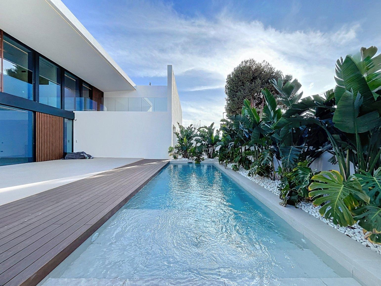 1218DR - Beautiful modern contemporary villa situated on a short distance to the coast and centre of Albir