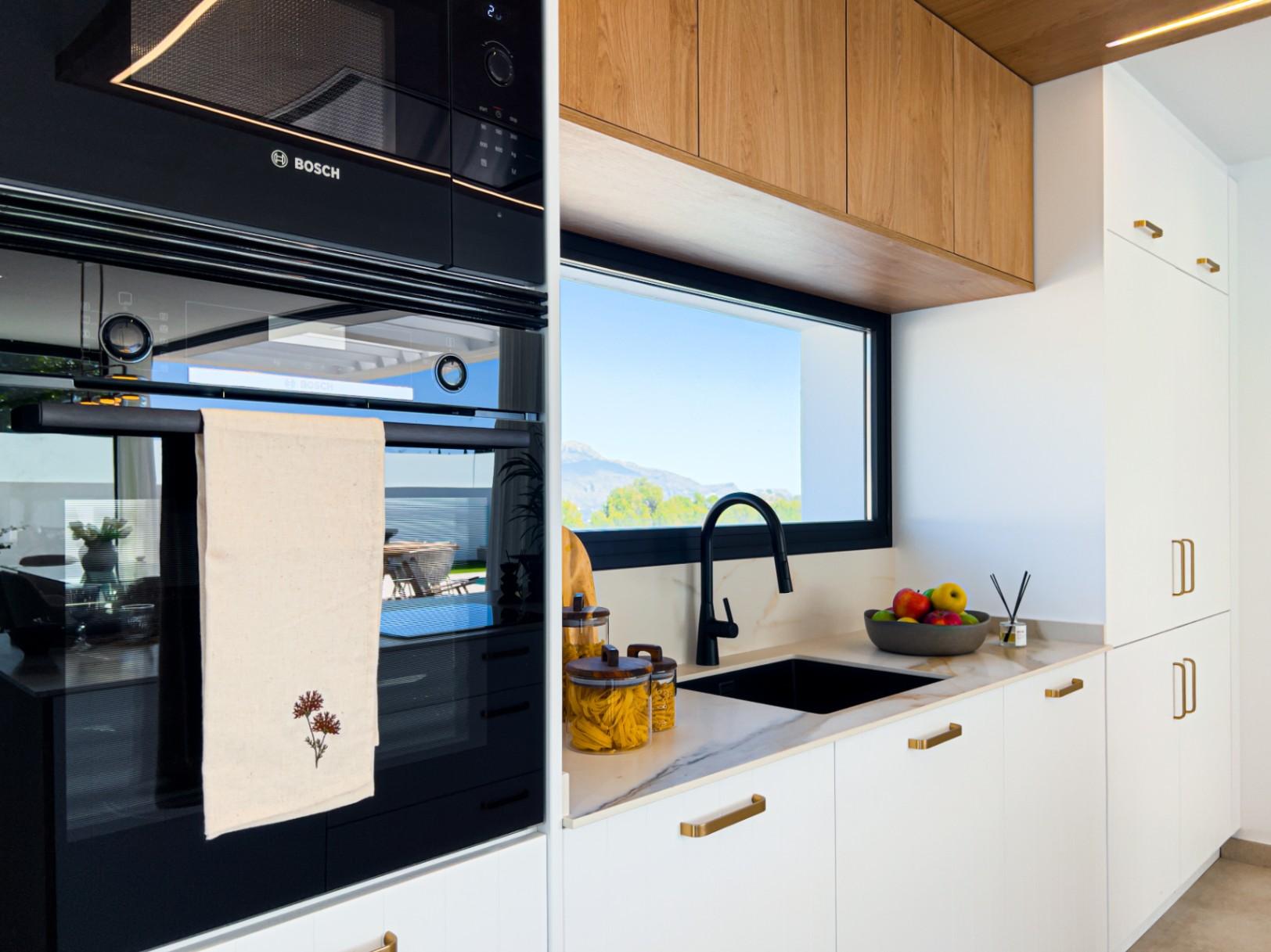 1233DA - Nouvelle villa contemporaine avec piscine à débordement à Polop – première de 46 achevées