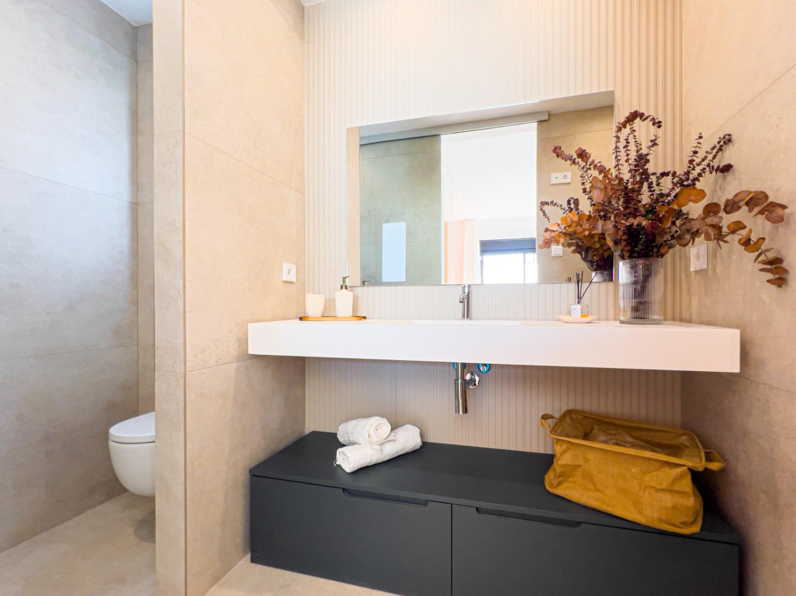 1233DA - Nouvelle villa contemporaine avec piscine à débordement à Polop – première de 46 achevées