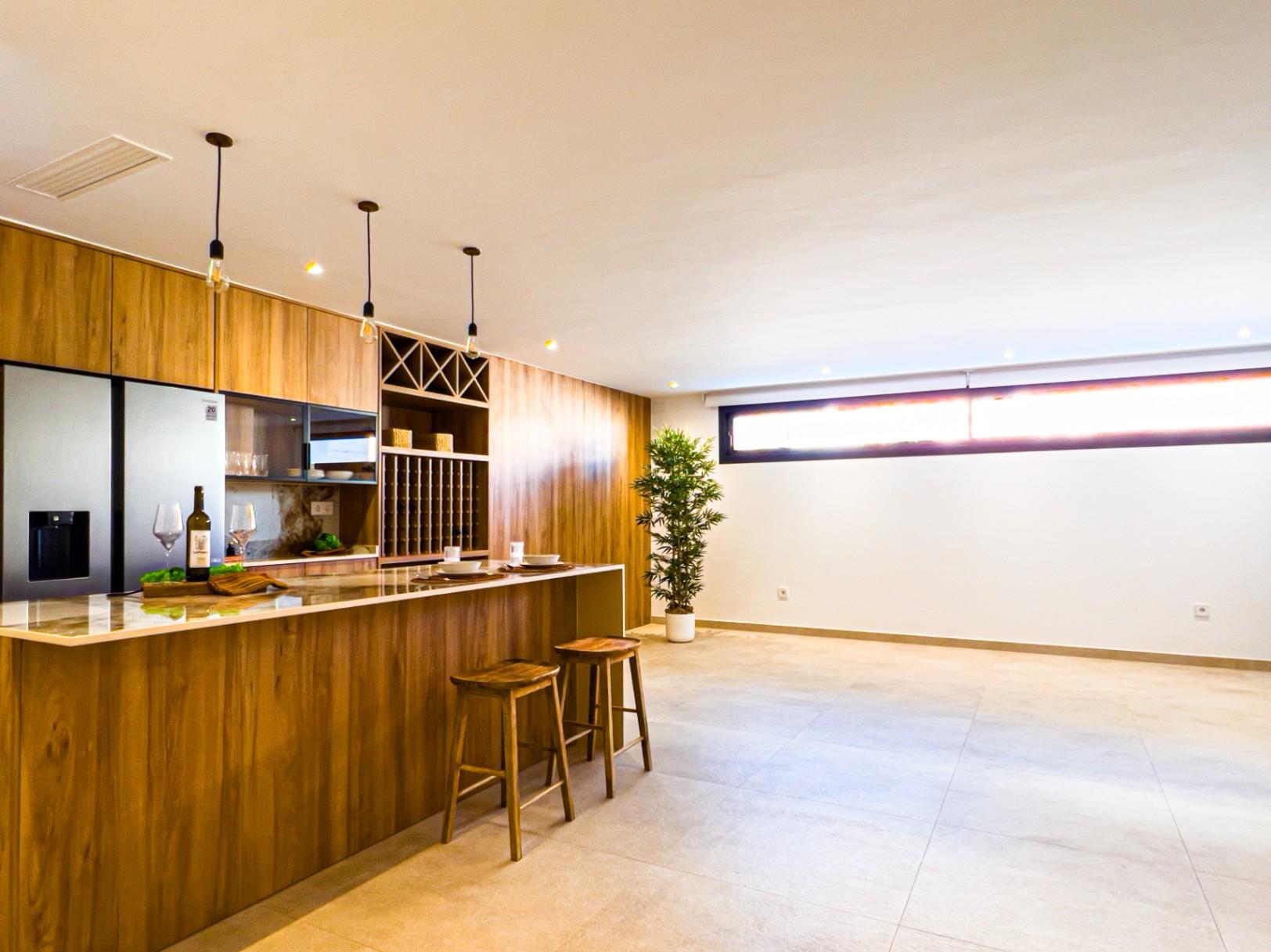 1233DA - Nouvelle villa contemporaine avec piscine à débordement à Polop – première de 46 achevées