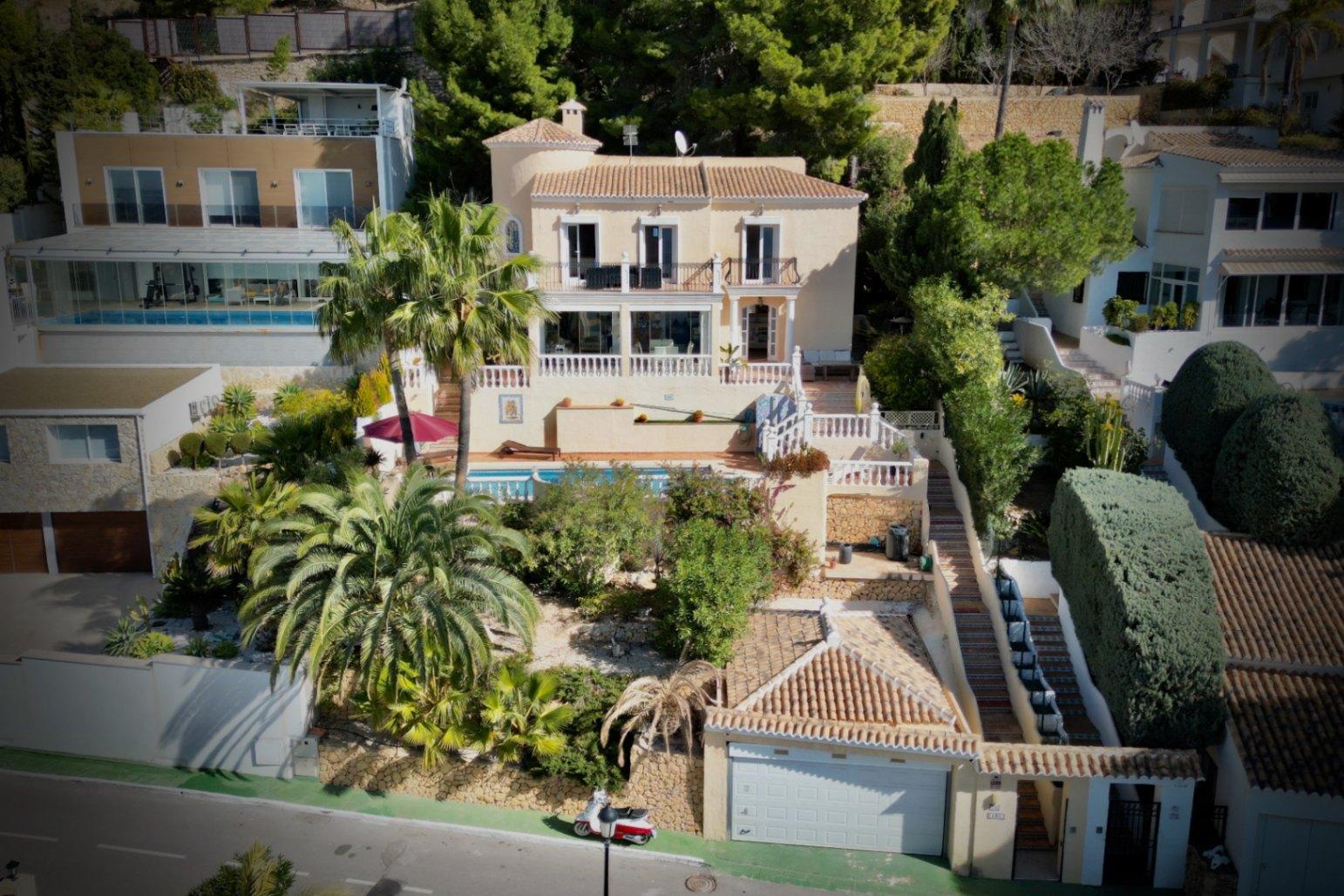 1267NS - Charmante villa méditerranéenne dans les collines d’Altea avec vue spectaculaire sur la mer