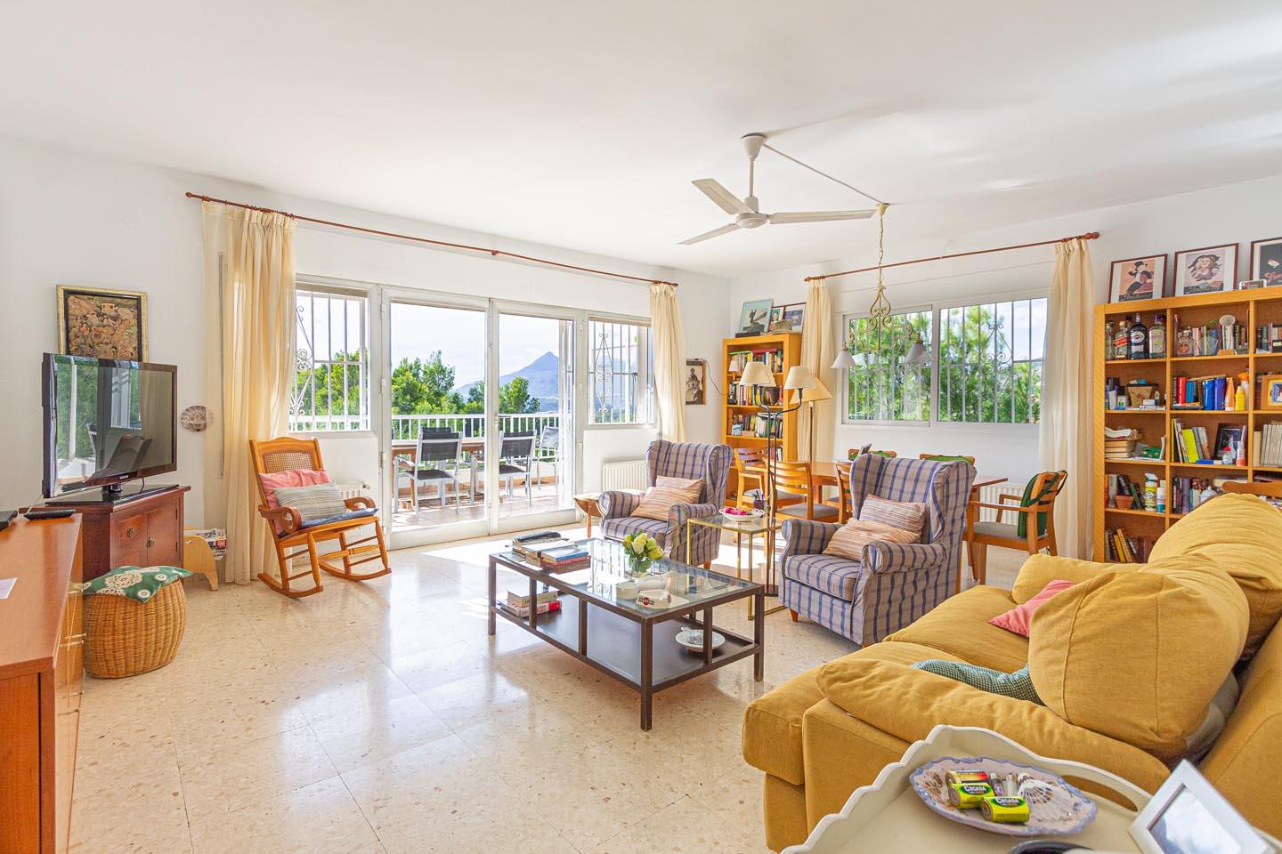 1273NS - Chalet con Dos Viviendas Independientes en Altea, cerca del Campo de Golf