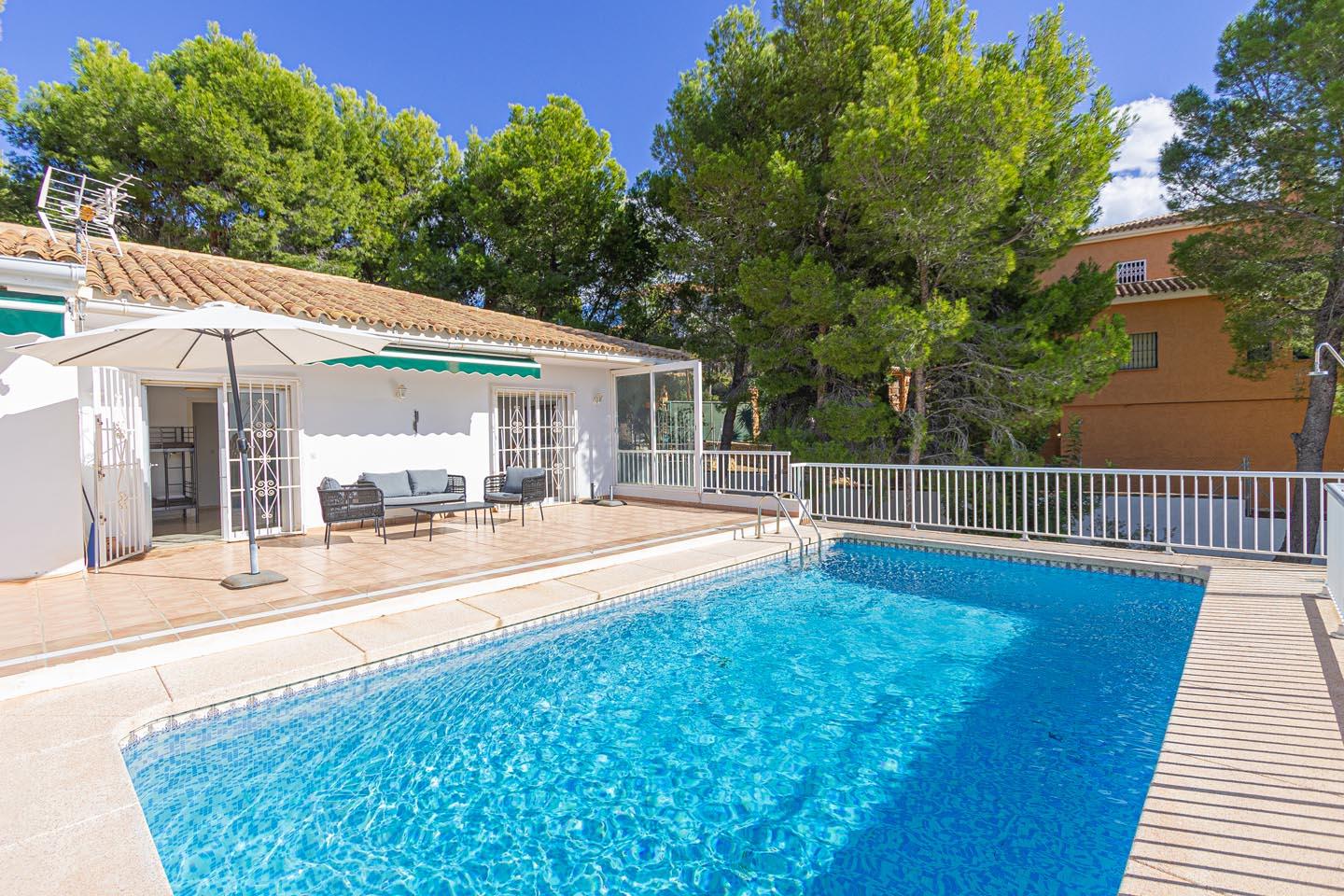 1273NS - Chalet con Dos Viviendas Independientes en Altea, cerca del Campo de Golf