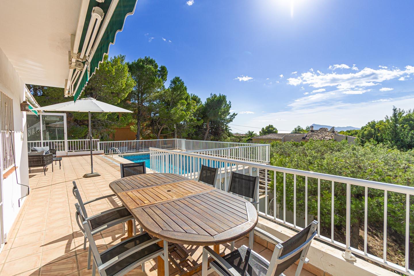 1273NS - Chalet con Dos Viviendas Independientes en Altea, cerca del Campo de Golf