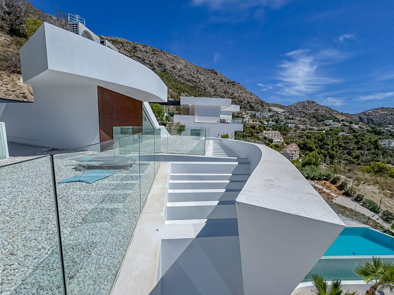 1298DA - Villa de luxe avec vue sur mer, architecture élégante et design moderne, située dans les collines d'Altea.