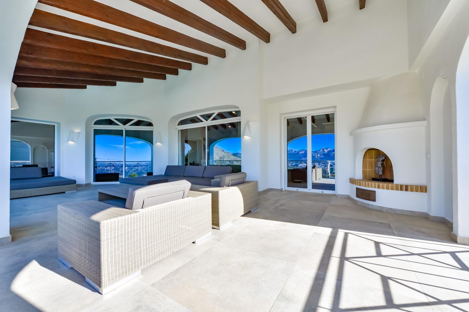 1308NS - Villa luxueuse avec une excellente vue sur la mer et un grand terrain double.