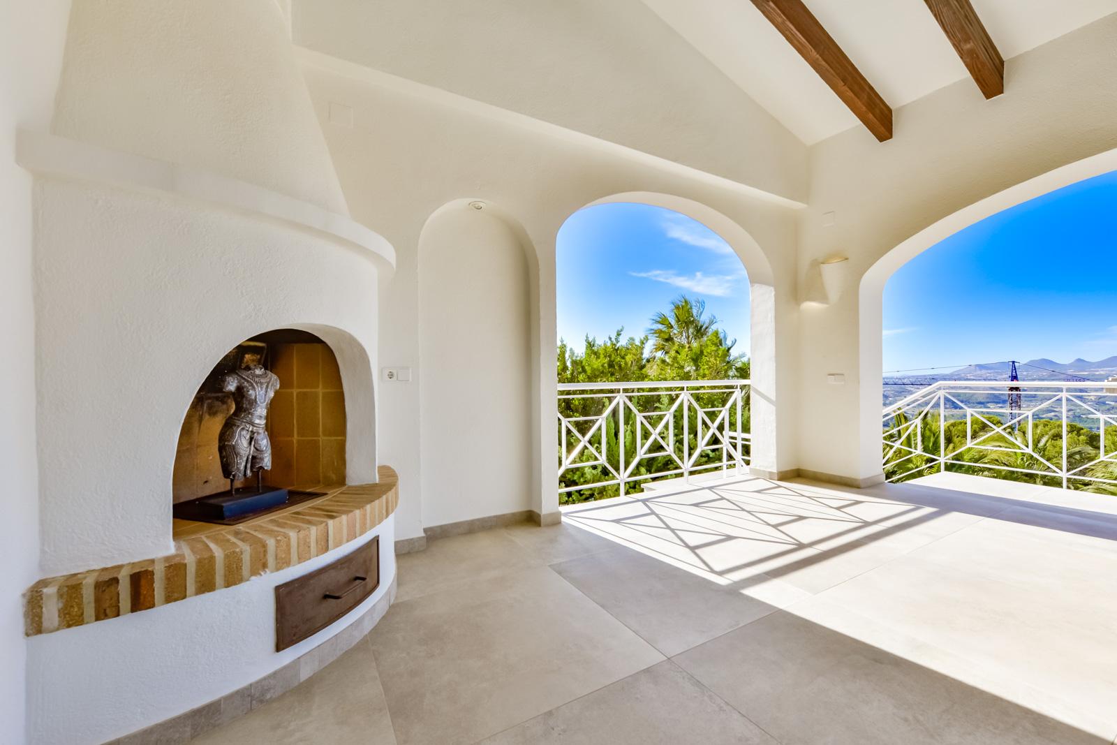 1308NS - Villa luxueuse avec une excellente vue sur la mer et un grand terrain double.