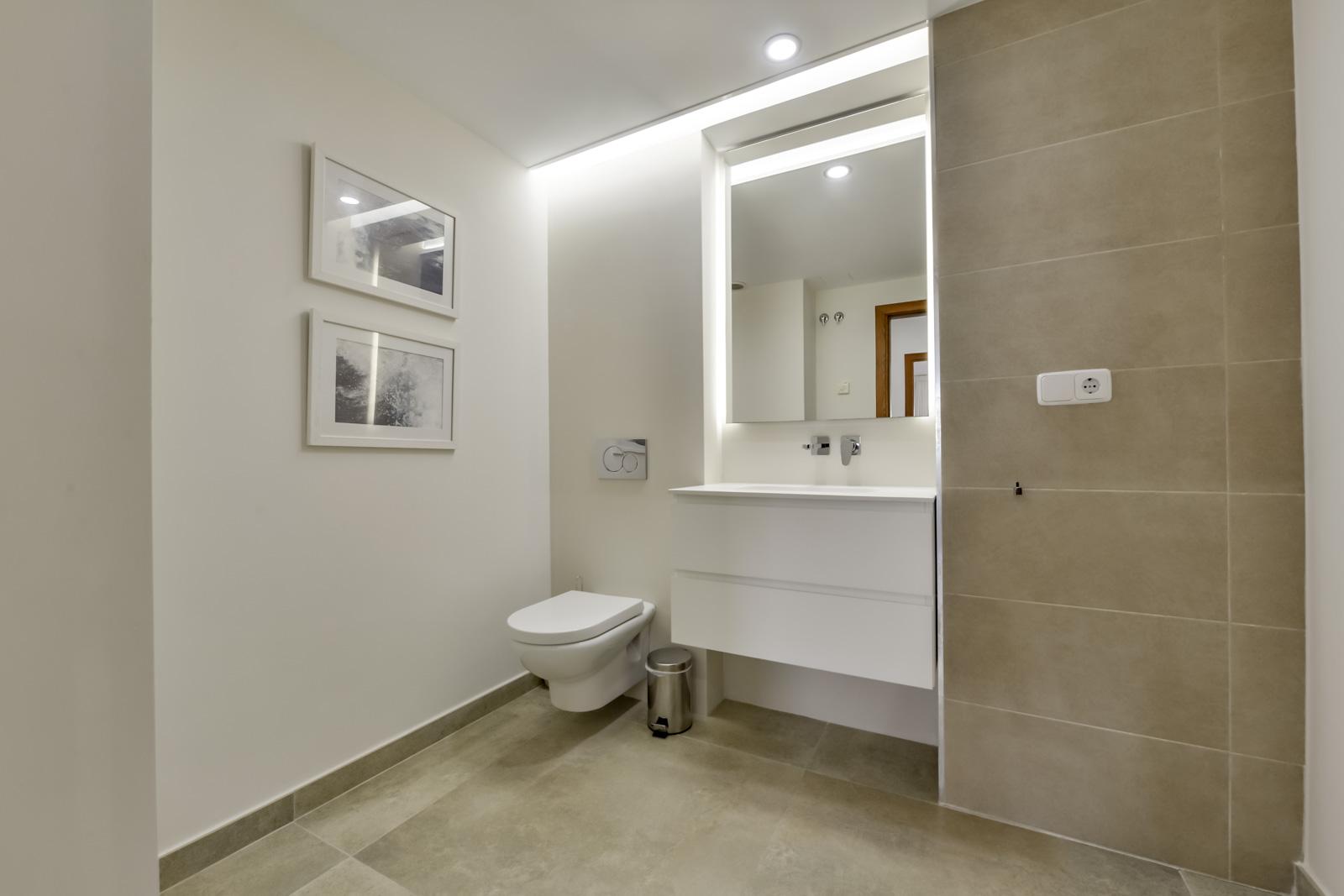 1308NS - Villa luxueuse avec une excellente vue sur la mer et un grand terrain double.