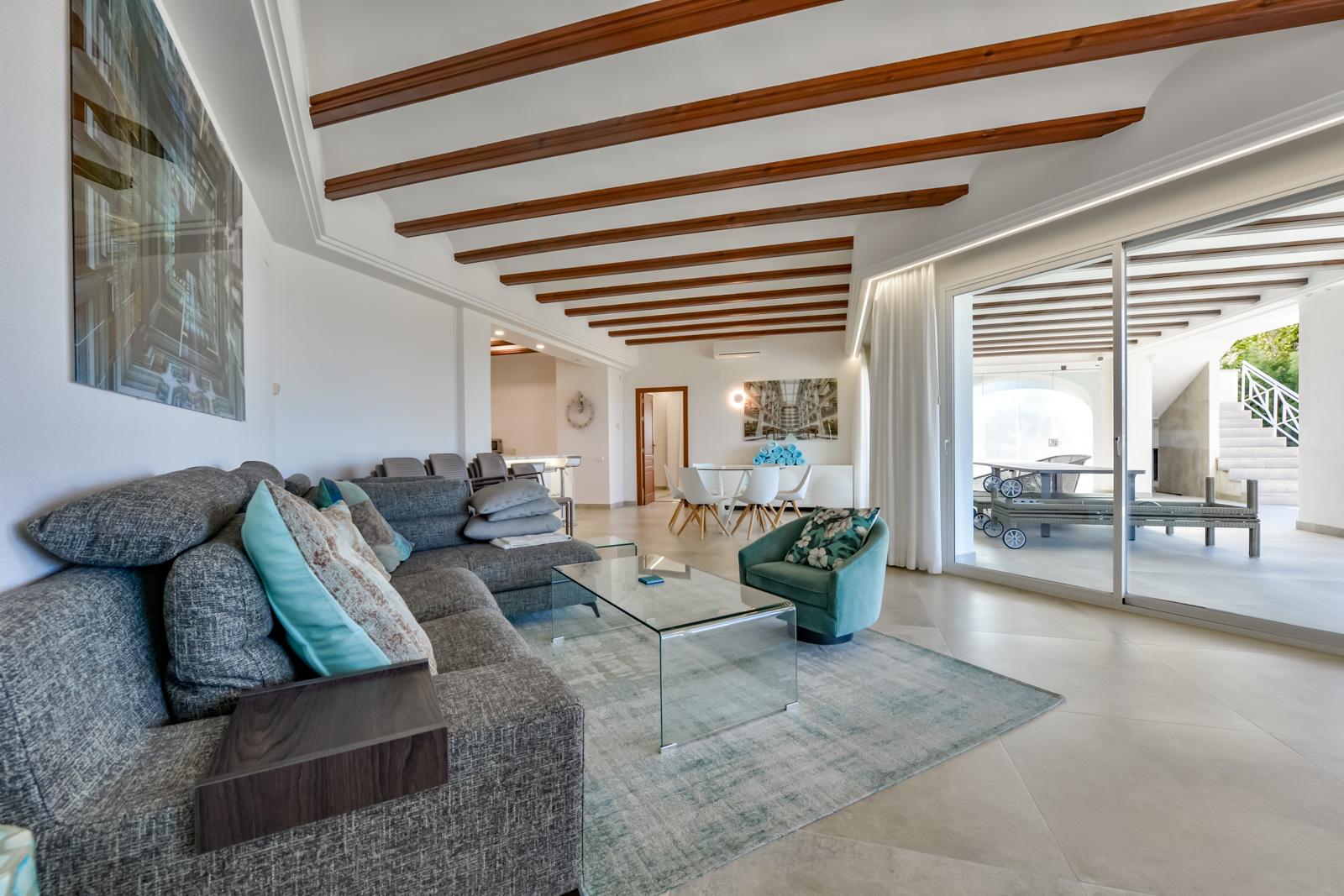 1308NS - Villa luxueuse avec une excellente vue sur la mer et un grand terrain double.