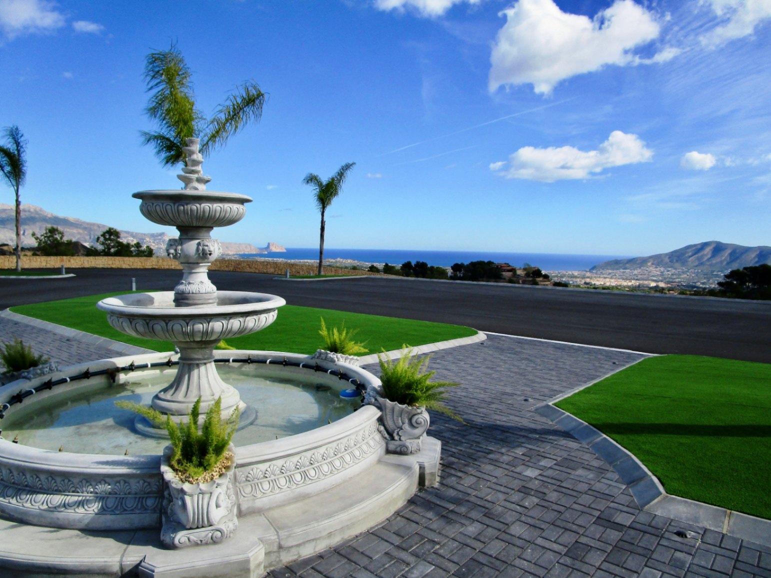 1330NS - Villa de lujo con vistas panorámicas al mar y a la montaña en venta en La Nucía.