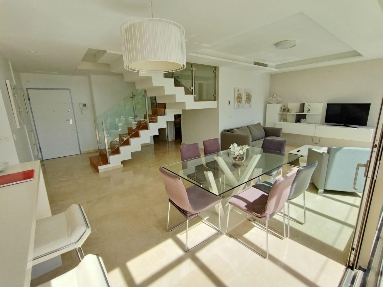 1362NS - Beach house in first line of Villajoyosa with private garden and direct access to Playa Paraíso