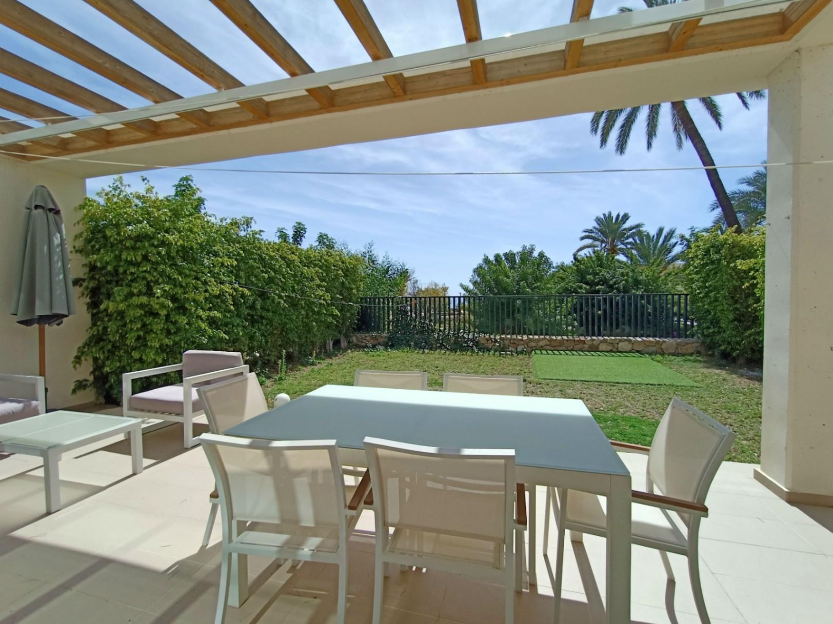 1362NS - Beach house in first line of Villajoyosa with private garden and direct access to Playa Paraíso