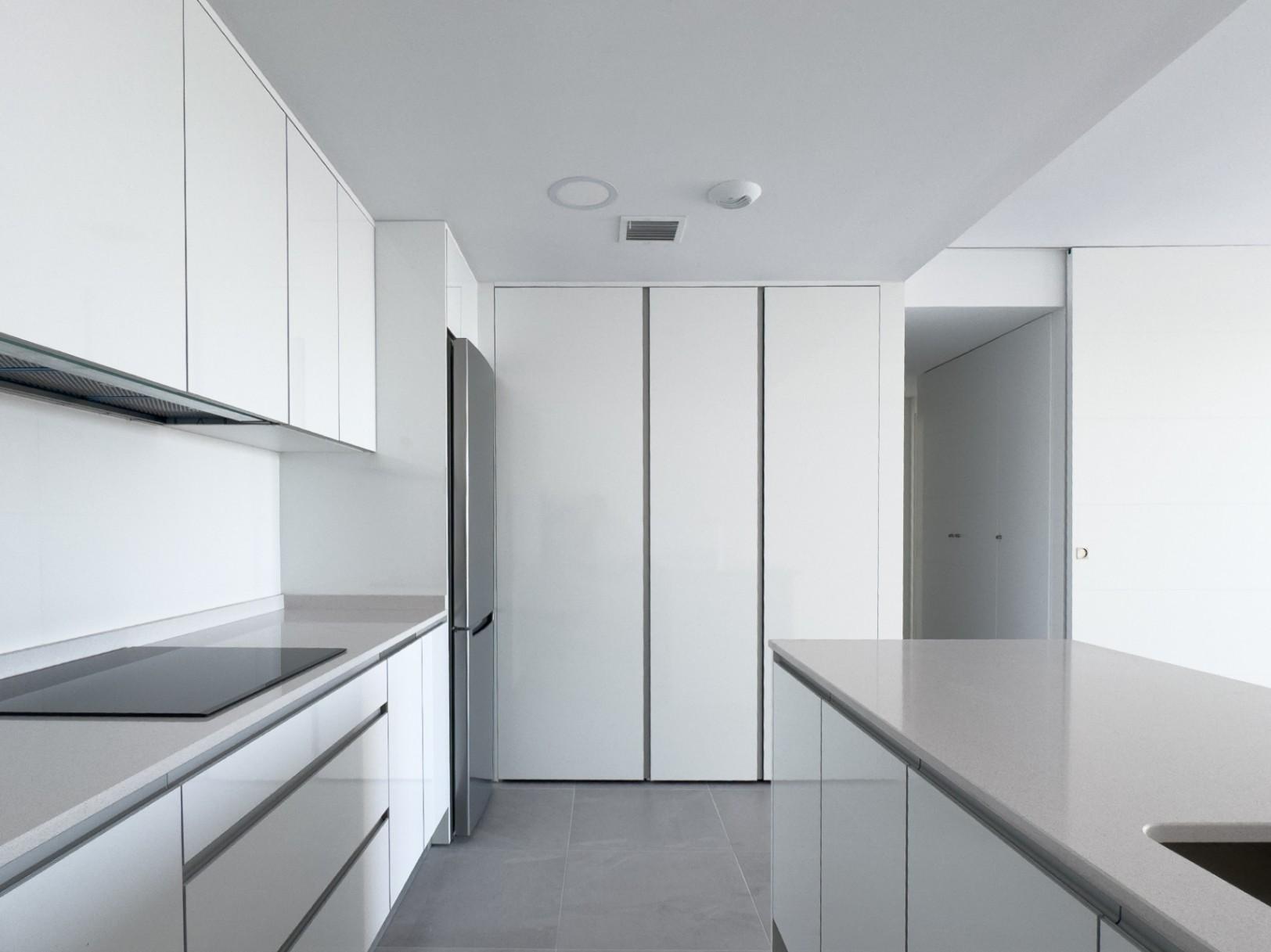 1366DA - Nieuw gebouwde moderne 2 slaapkamer appartement met uitzicht op zee, recent opgeleverd.