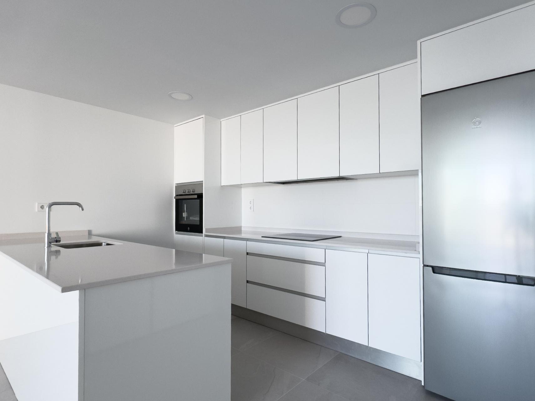 1366DA - Nieuw gebouwde moderne 2 slaapkamer appartement met uitzicht op zee, recent opgeleverd.