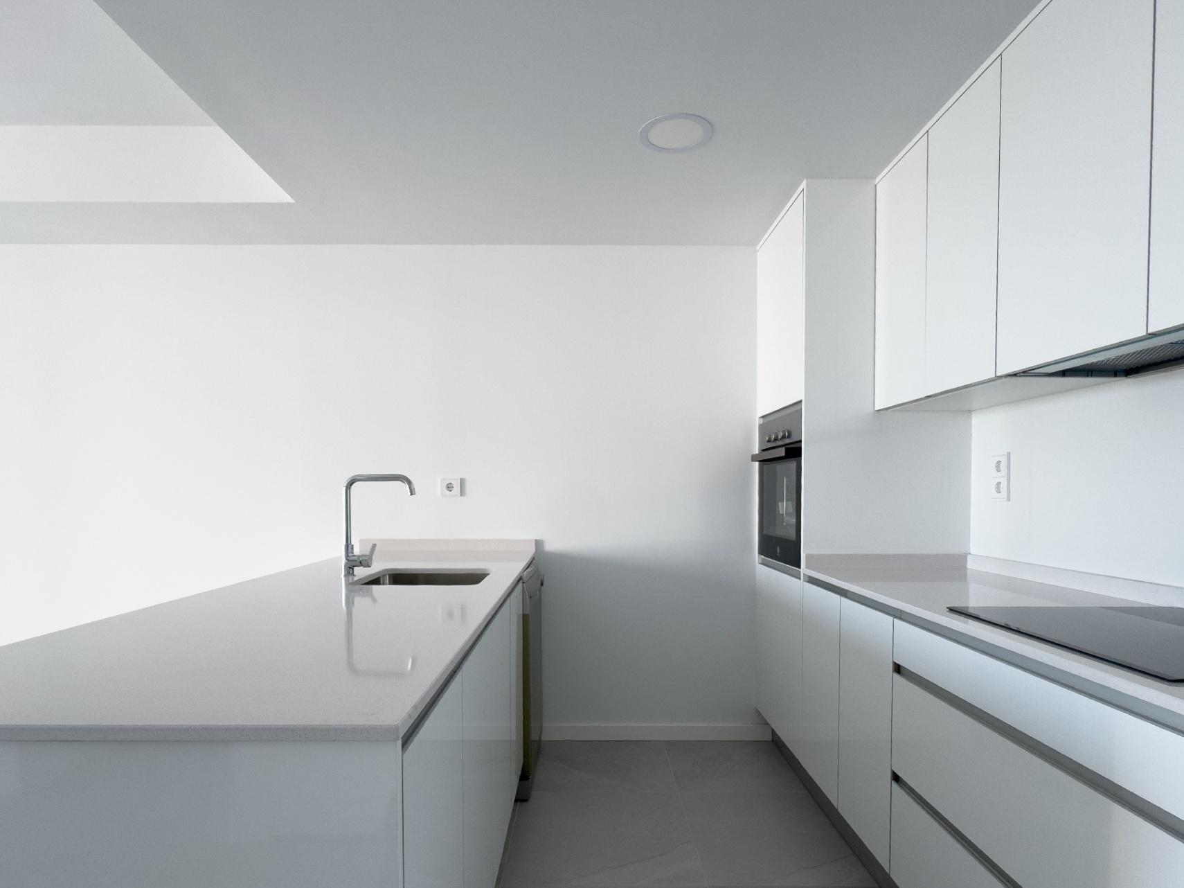 1366DA - Nieuw gebouwde moderne 2 slaapkamer appartement met uitzicht op zee, recent opgeleverd.