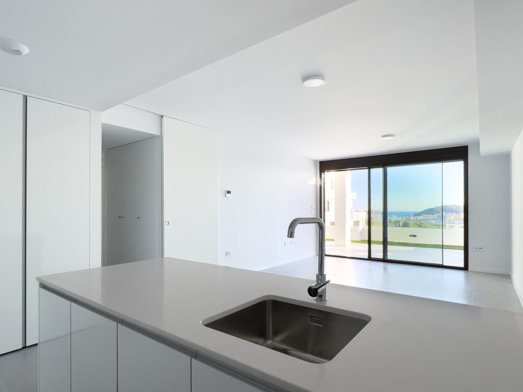 1366DA - Nieuw gebouwde moderne 2 slaapkamer appartement met uitzicht op zee, recent opgeleverd.