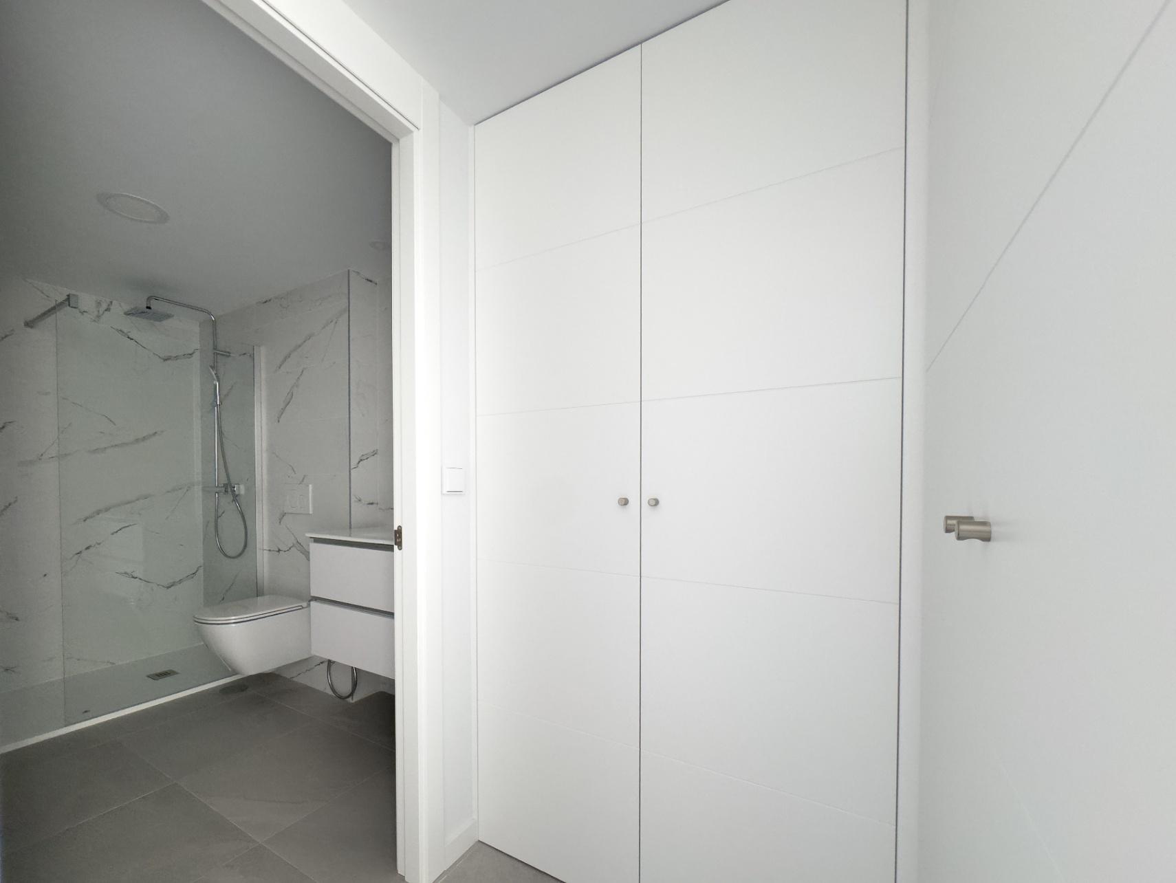 1366DA - Nieuw gebouwde moderne 2 slaapkamer appartement met uitzicht op zee, recent opgeleverd.