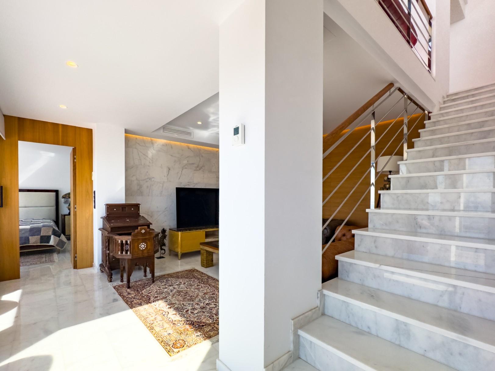 1385NS - Villa de 450 m² avec piscine à débordement et vues panoramiques sur la mer à Sierra de Altea