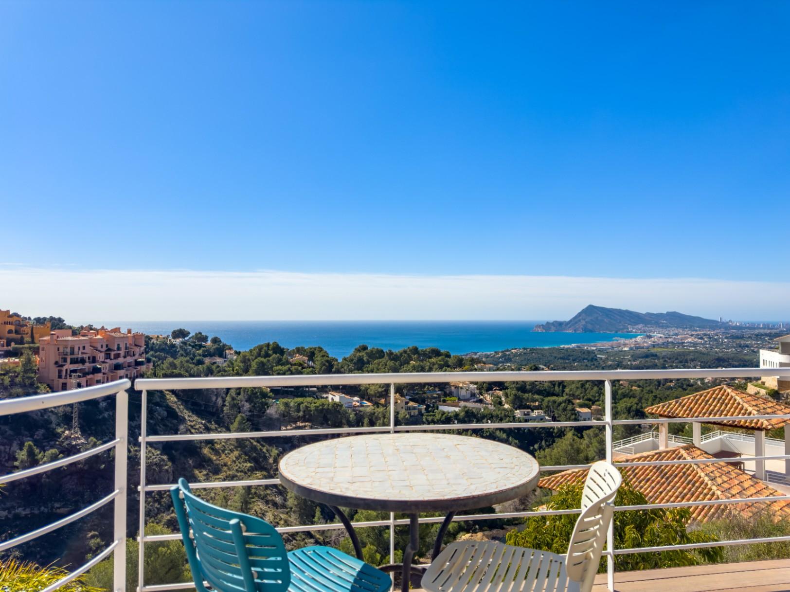 1385NS - Villa de 450 m² avec piscine à débordement et vues panoramiques sur la mer à Sierra de Altea